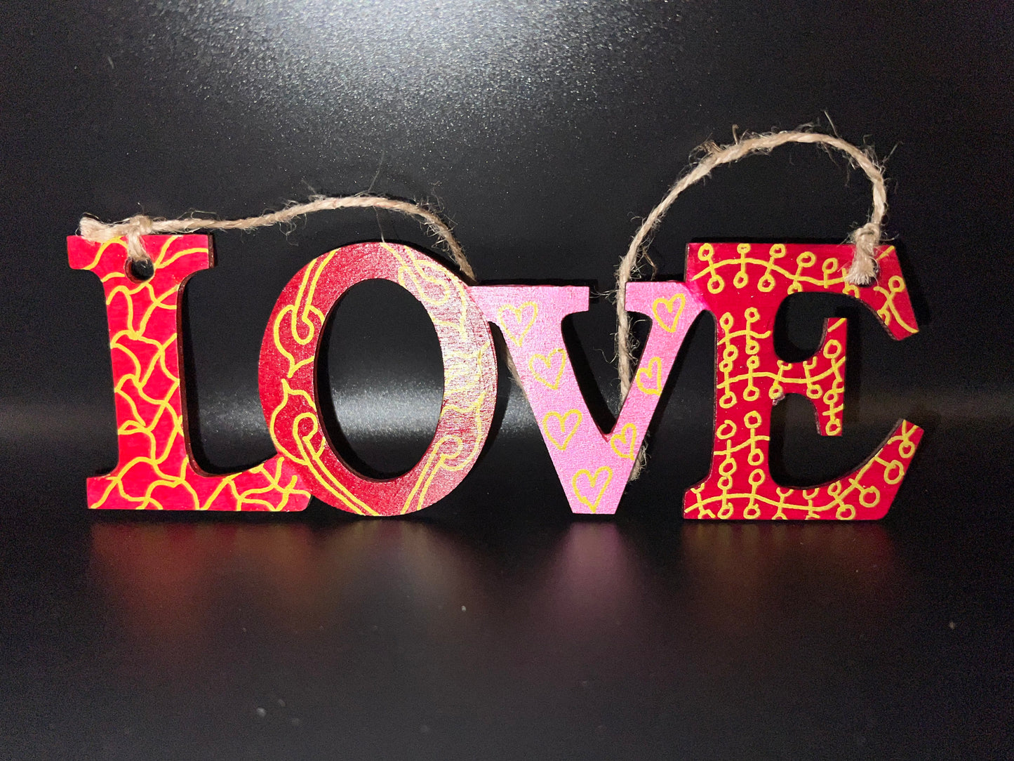 "LOVE" Sign - Gold